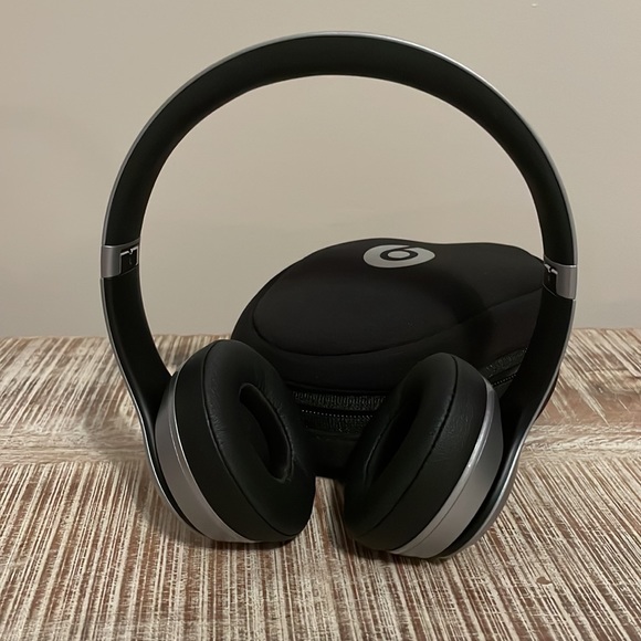 Beats Solo 2 Wireless Special Edition Space Gray - Picture 8 of 14